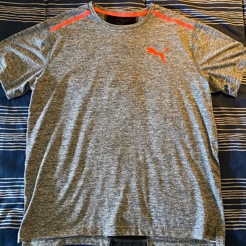 Mens large Puma Short Sleeve Shirt